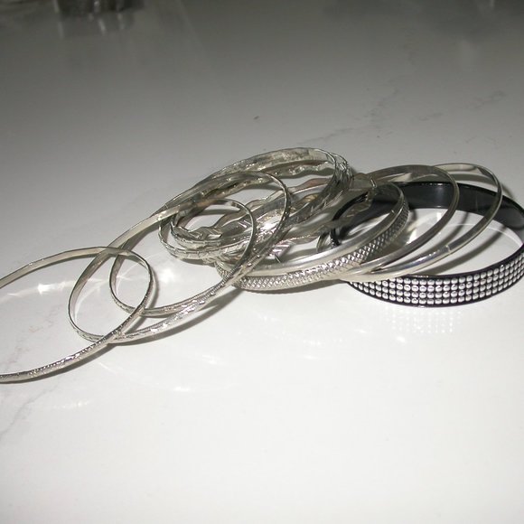 Bangle Set Bracelet - Picture 2 of 3